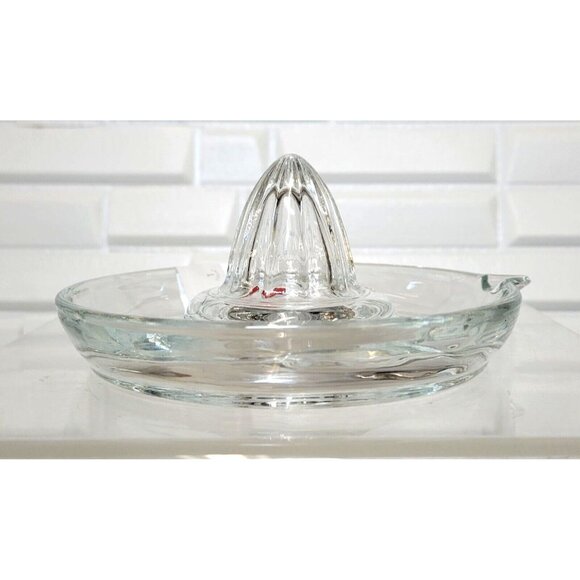Classic Style Solid Clear Glass Citrus Manual Juicer w/ Pour Slot 5.5" Diameter - Picture 2 of 5